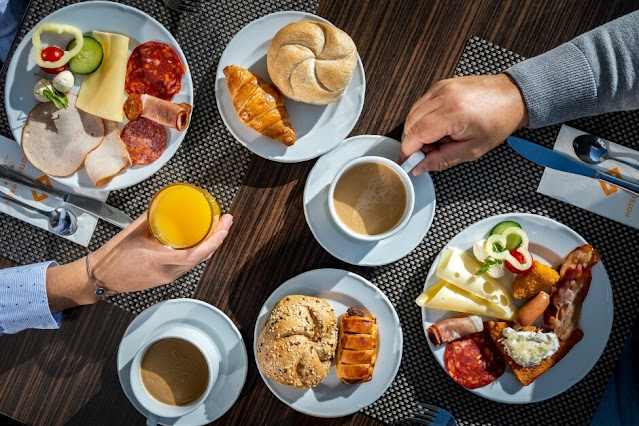 Café da Manhã Proteico: 10 Opções Rápidas com Menos de 300 Calorias